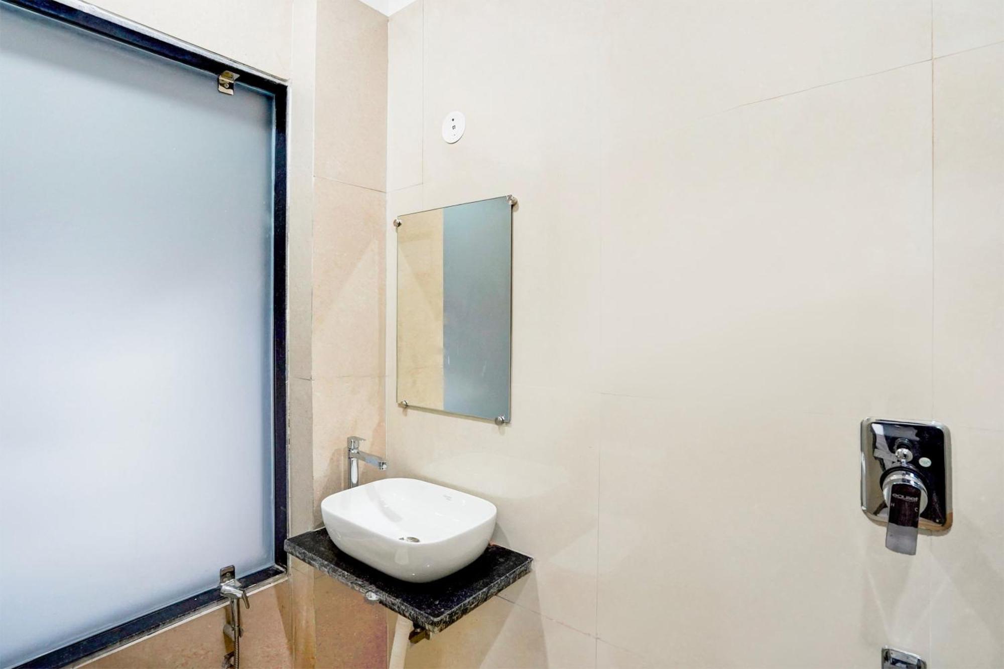 Super Collection O 63 A Noida Hotel Kültér fotó