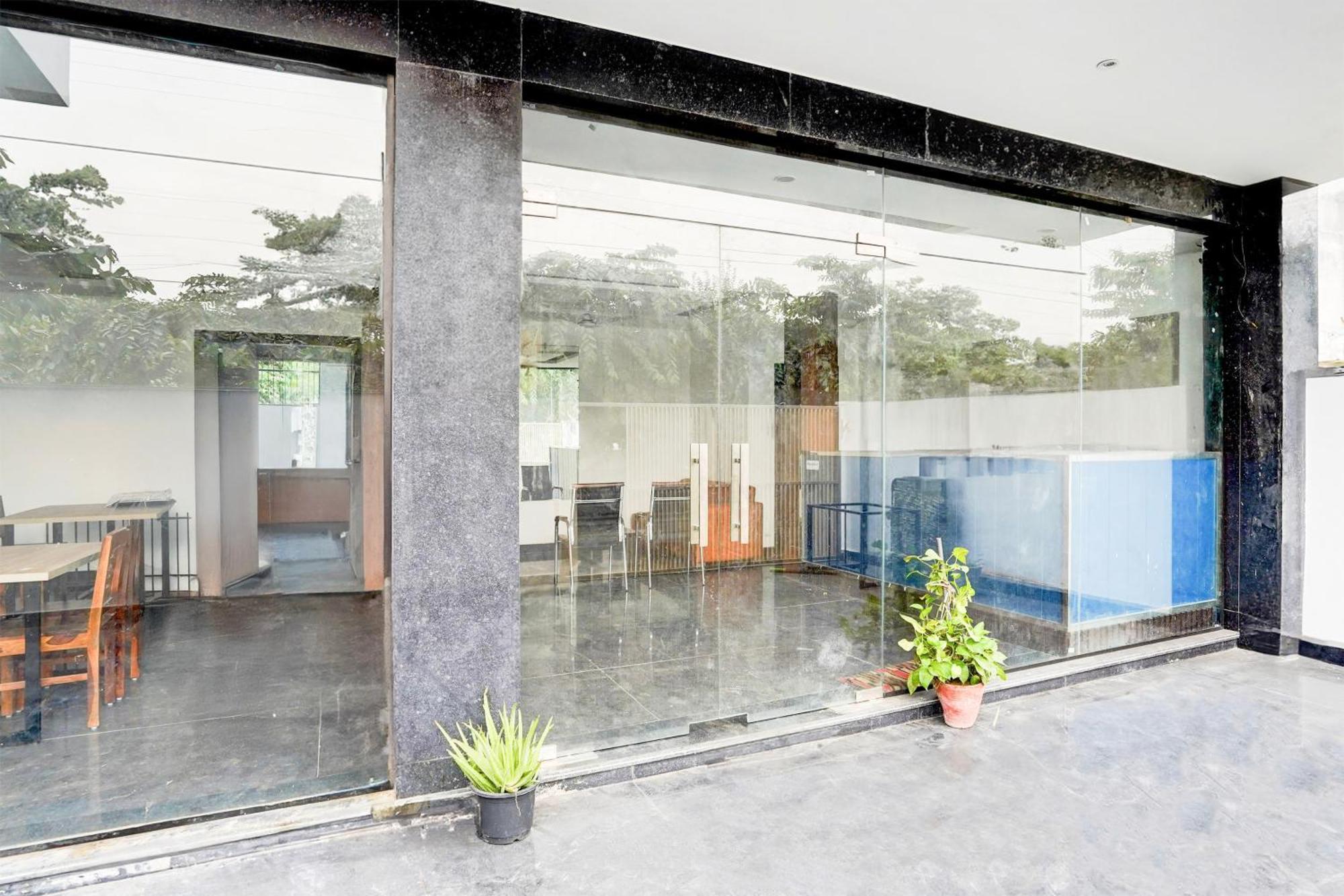 Super Collection O 63 A Noida Hotel Kültér fotó