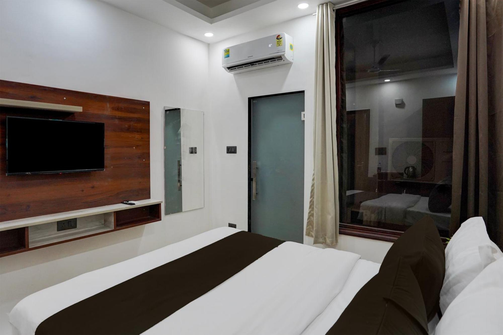 Super Collection O 63 A Noida Hotel Kültér fotó
